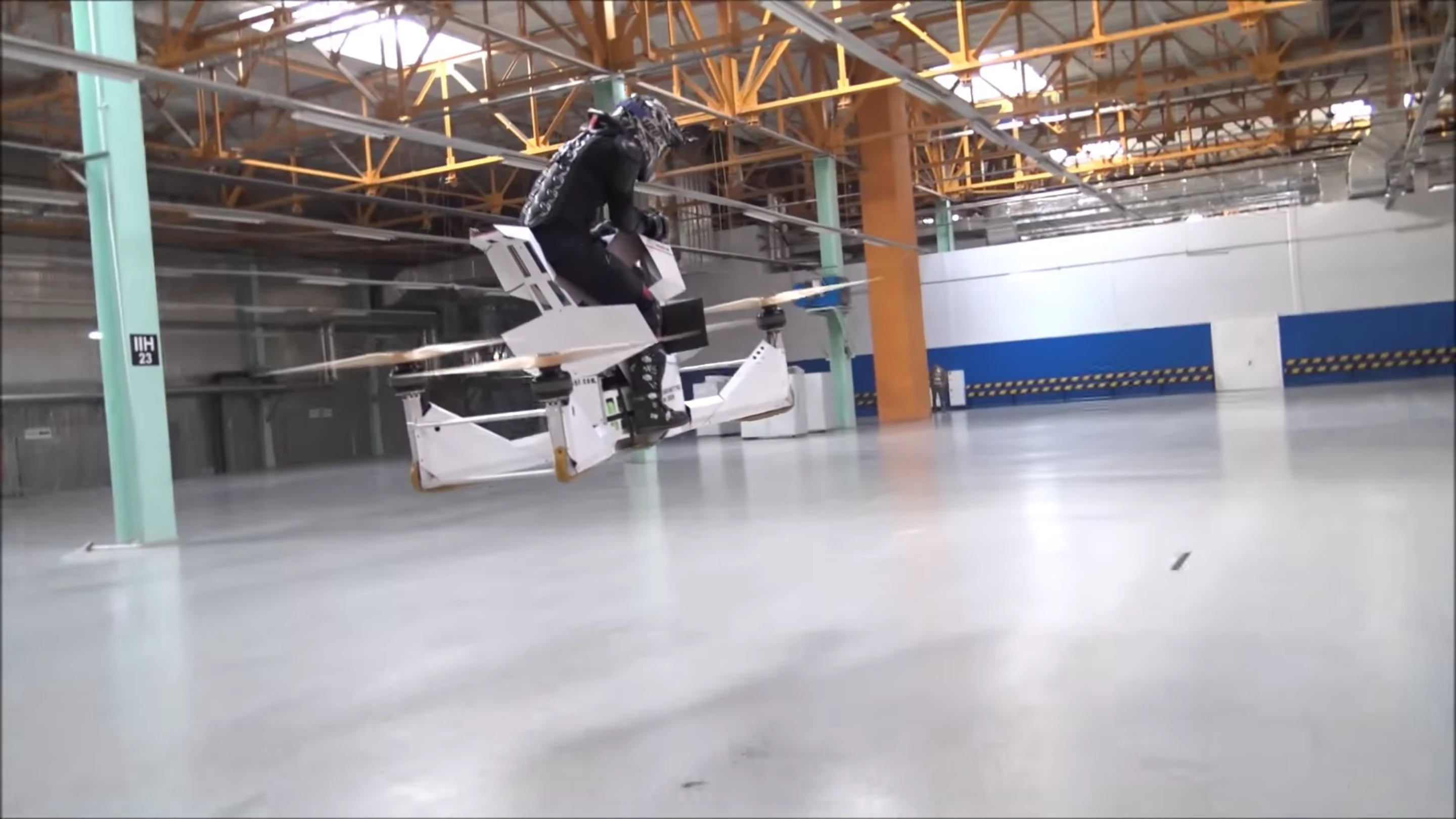 Hoversurf Scorpion: indoor flight tests of prototype 3