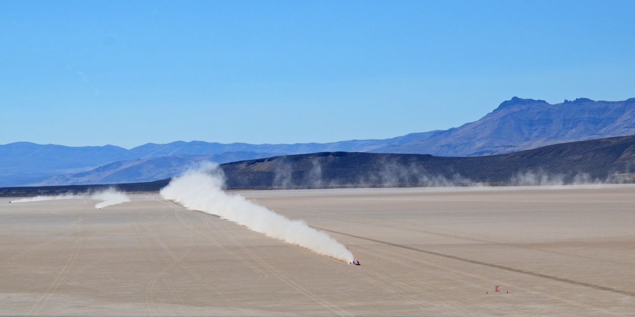 Comb's record breaking run took place at a carefully manicured section built on Oregon’s 13 mile (20.92 km) Alvord Desert this past week