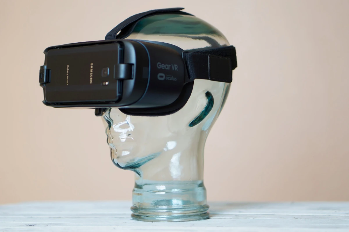New Atlas reviews the 2016 Samsung Gear VR, an overall incremental upgrade with one big improvement