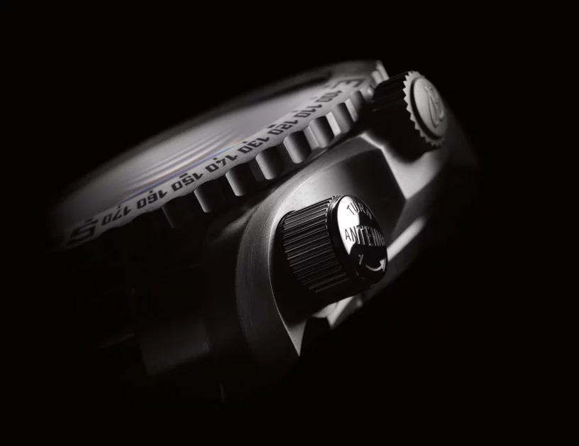 Detail showing the antenna housing on the Breitling Emergency 2