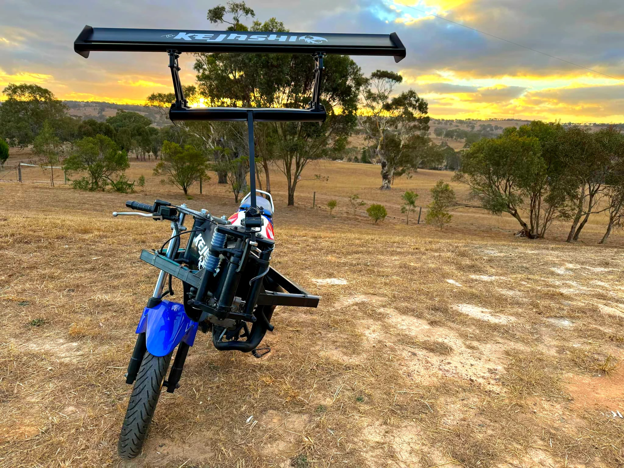 I'm sorry, did somebody lose half the front of a Yammie Niken?