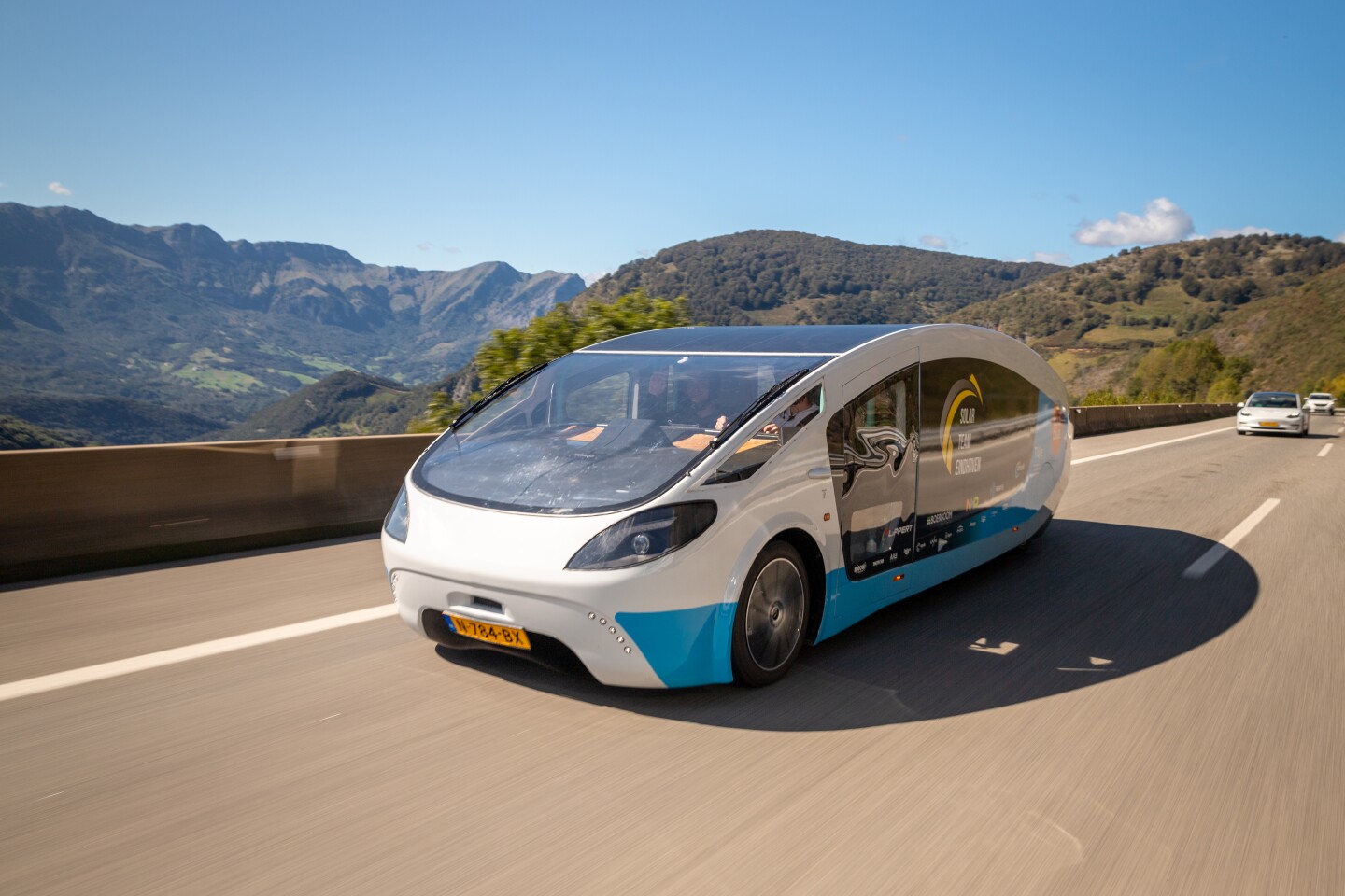 The Stella Vita solar-powered "house on wheels" rolls into Basque country