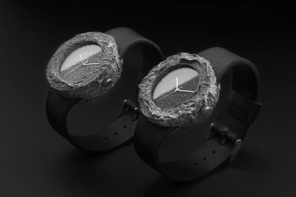 The Lunar Watch comes with an Italian leather band included
