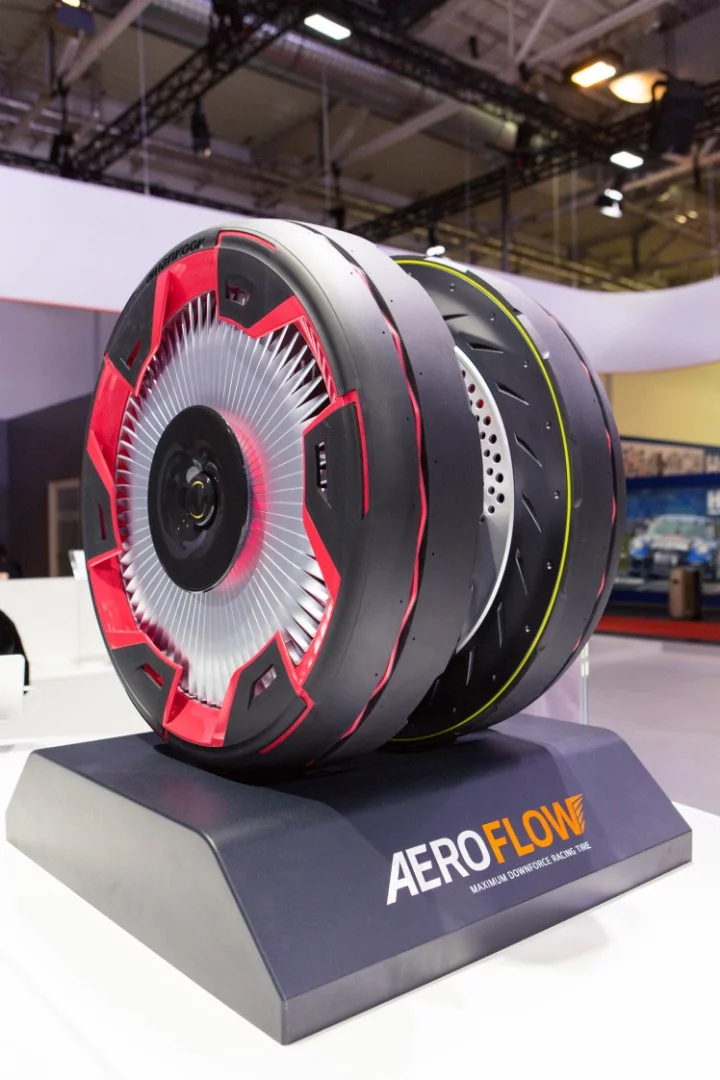 Hankook Aeroflow concept: with the wheel extended
