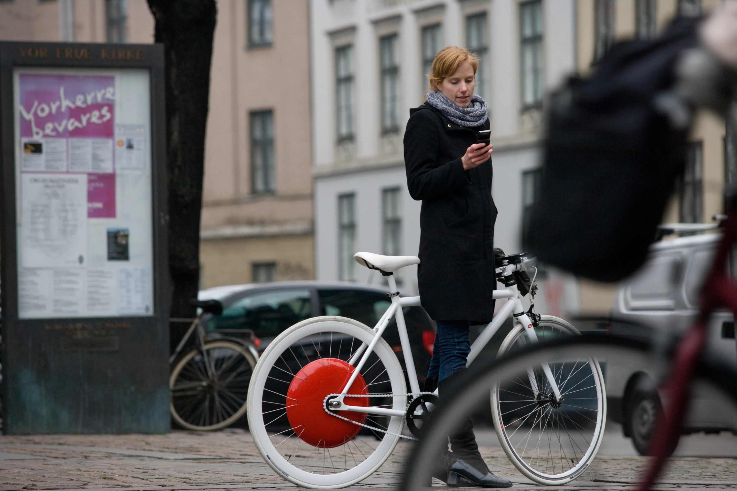 The hub connects with a smartphone via Bluetooth, allowing the rider to control its function and receive sensor information
