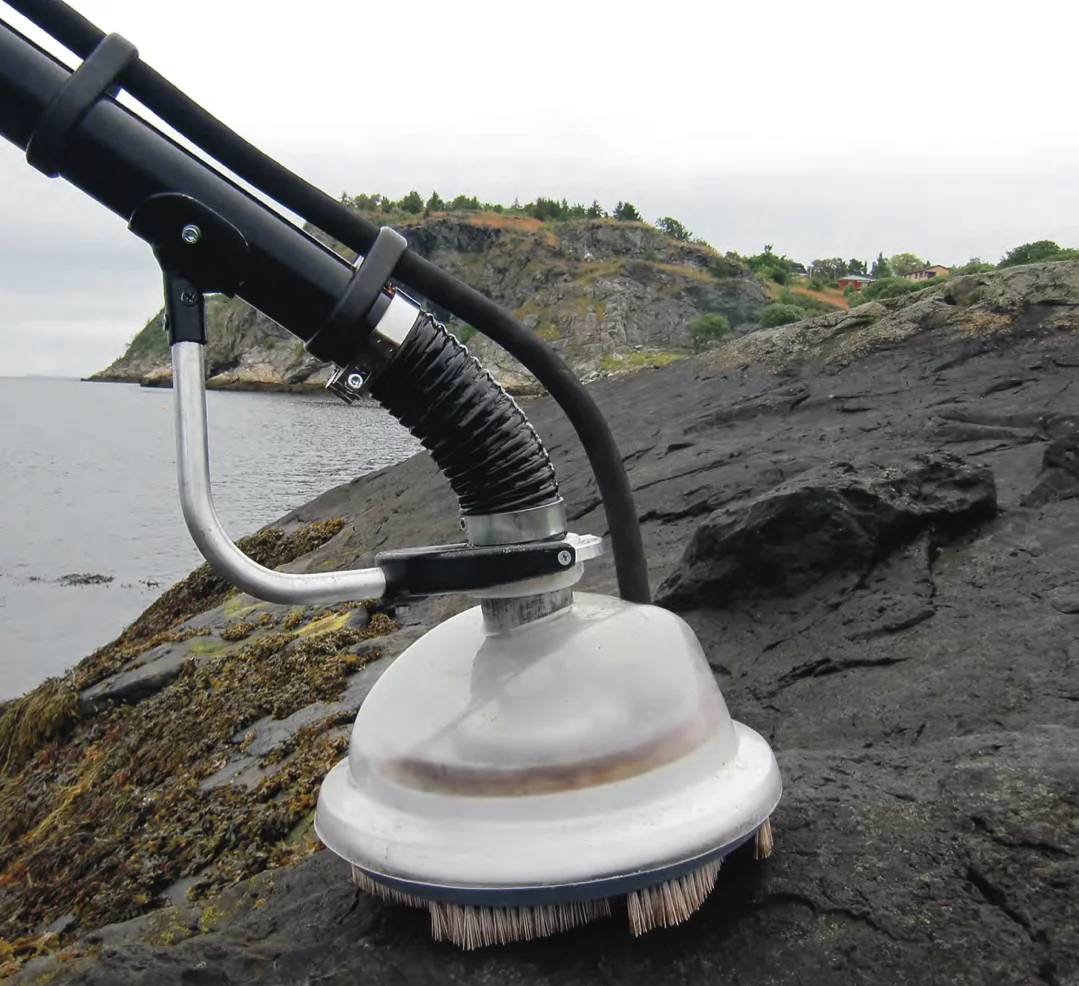 The MOSE (Mechanical Oil spill Sanitation Equipment) oil spill vacuum