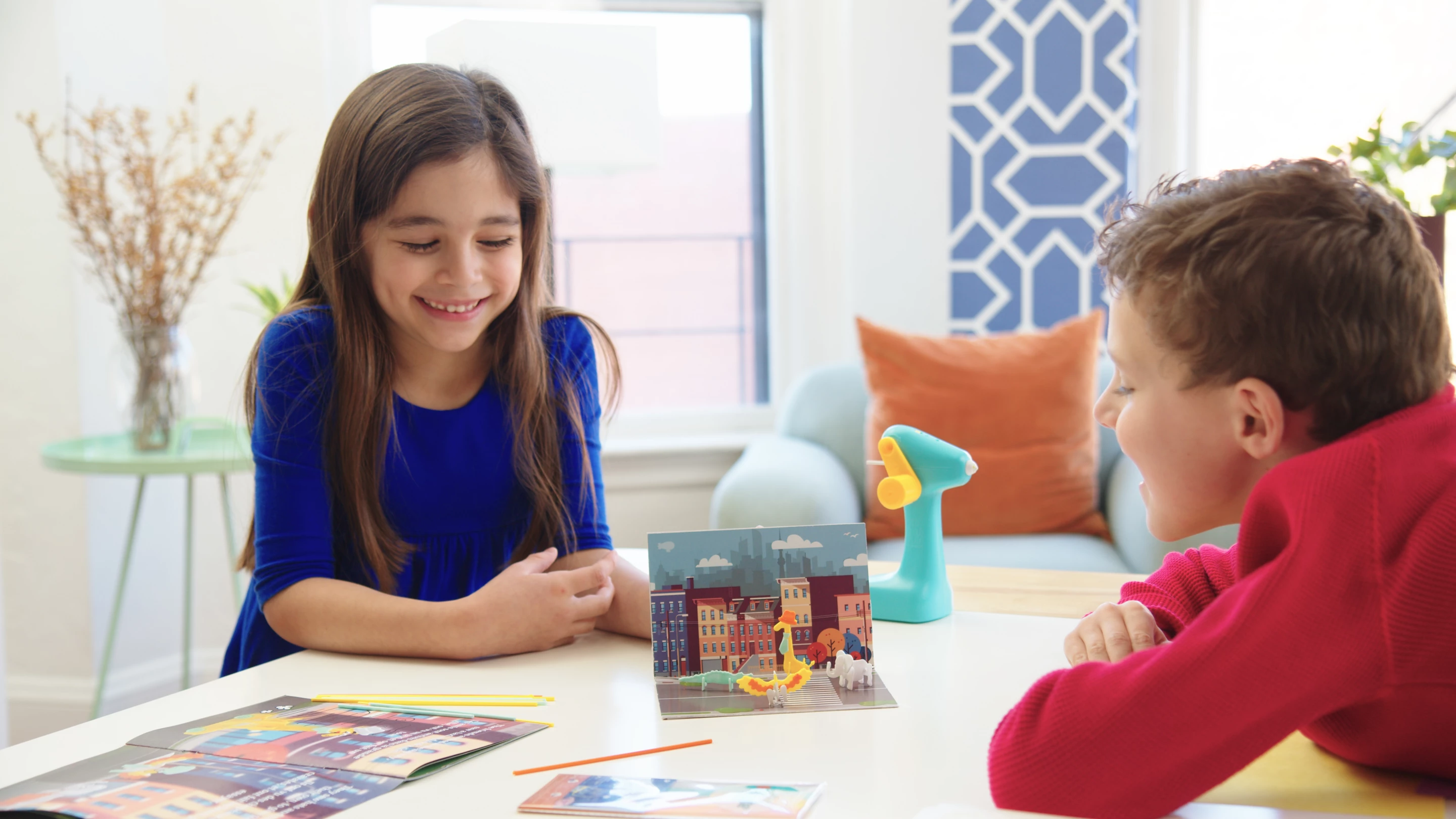 The 3D Build & Play kit comes with a battery-powered 3D printing pen, character and accessory molds and a colorful story book