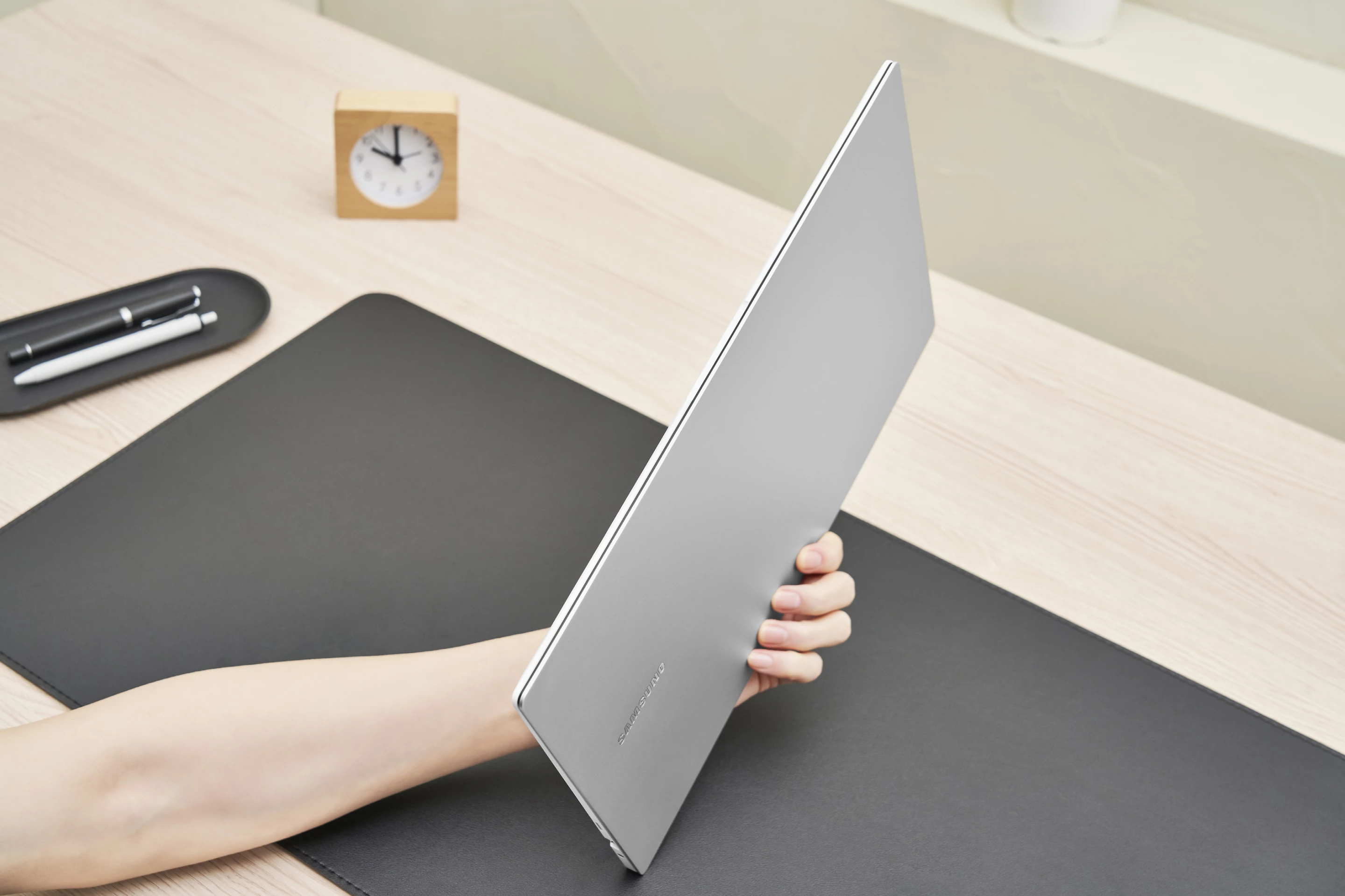 The 13.3-inch Galaxy Book Pro in 11.2 mm thin, while the 15.6-inch model is only a little thicker at 11.7 mm