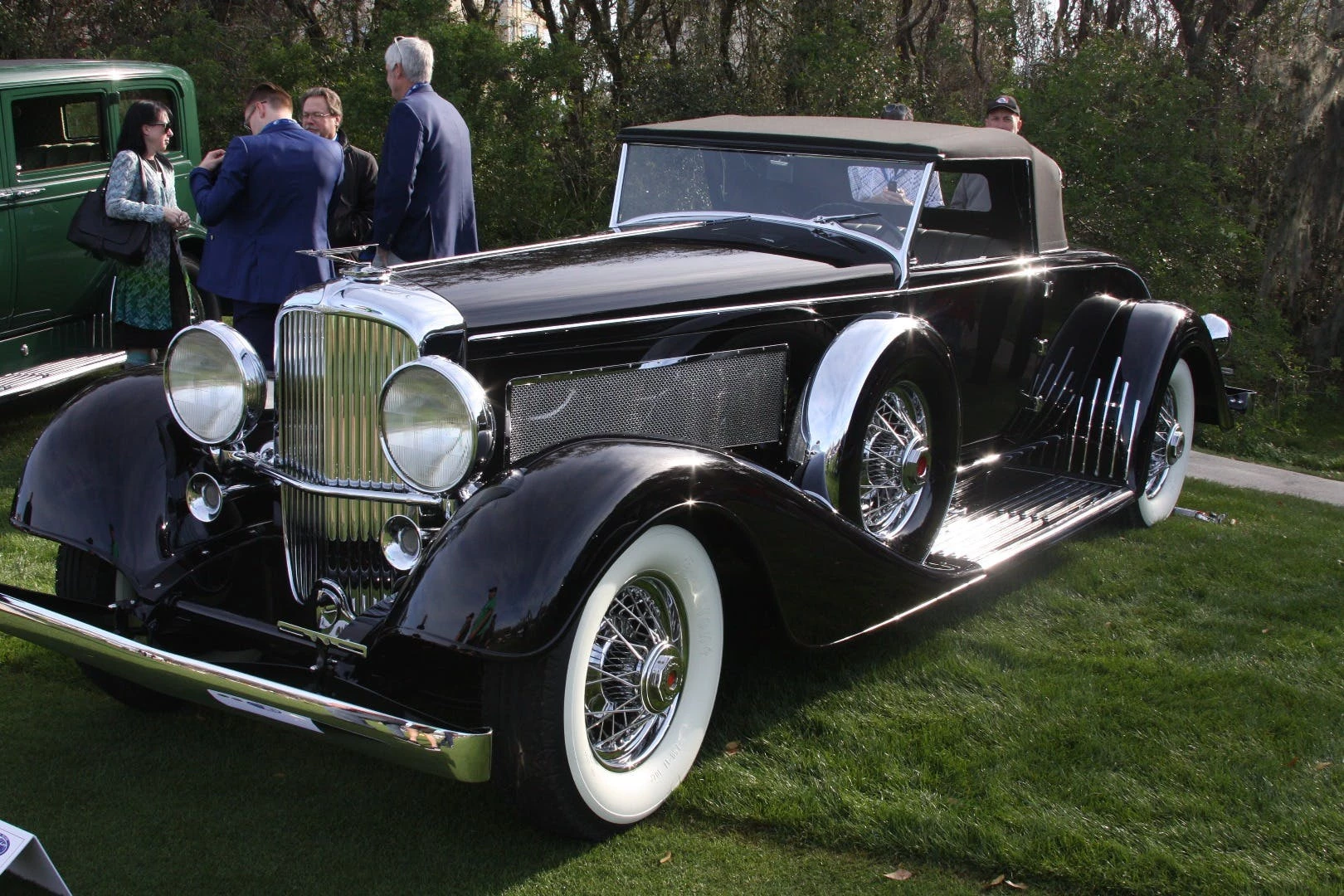 1929 Duesenberg J/SJ Convertible by Murphy updated by Bohman & Schwartz | Winner: 2018 Amelia Island Concours d'Elegance | Owner: Harry Yeaggy, Cincinnati, Ohio, USA | Specifications: 6,876 cc DOHC supercharged inline eight-cylinder engine • 320 horsepower • 3-speed manual gearbox • Leaf-sprung solid front axle • leaf-sprung live rear axle • Four-wheel hydraulic drum brakes