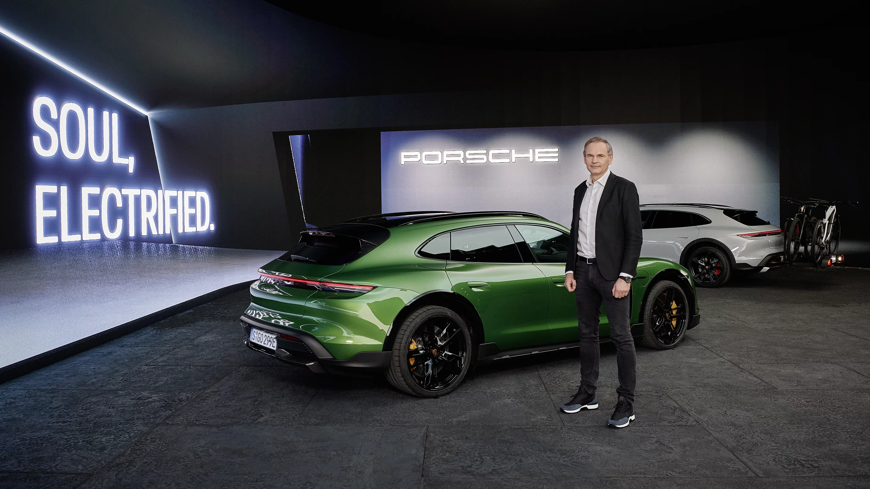 No Geneva Motor Show this year, but Porsche revealed the Cross Turismo around the same time with a virtual world premiere event