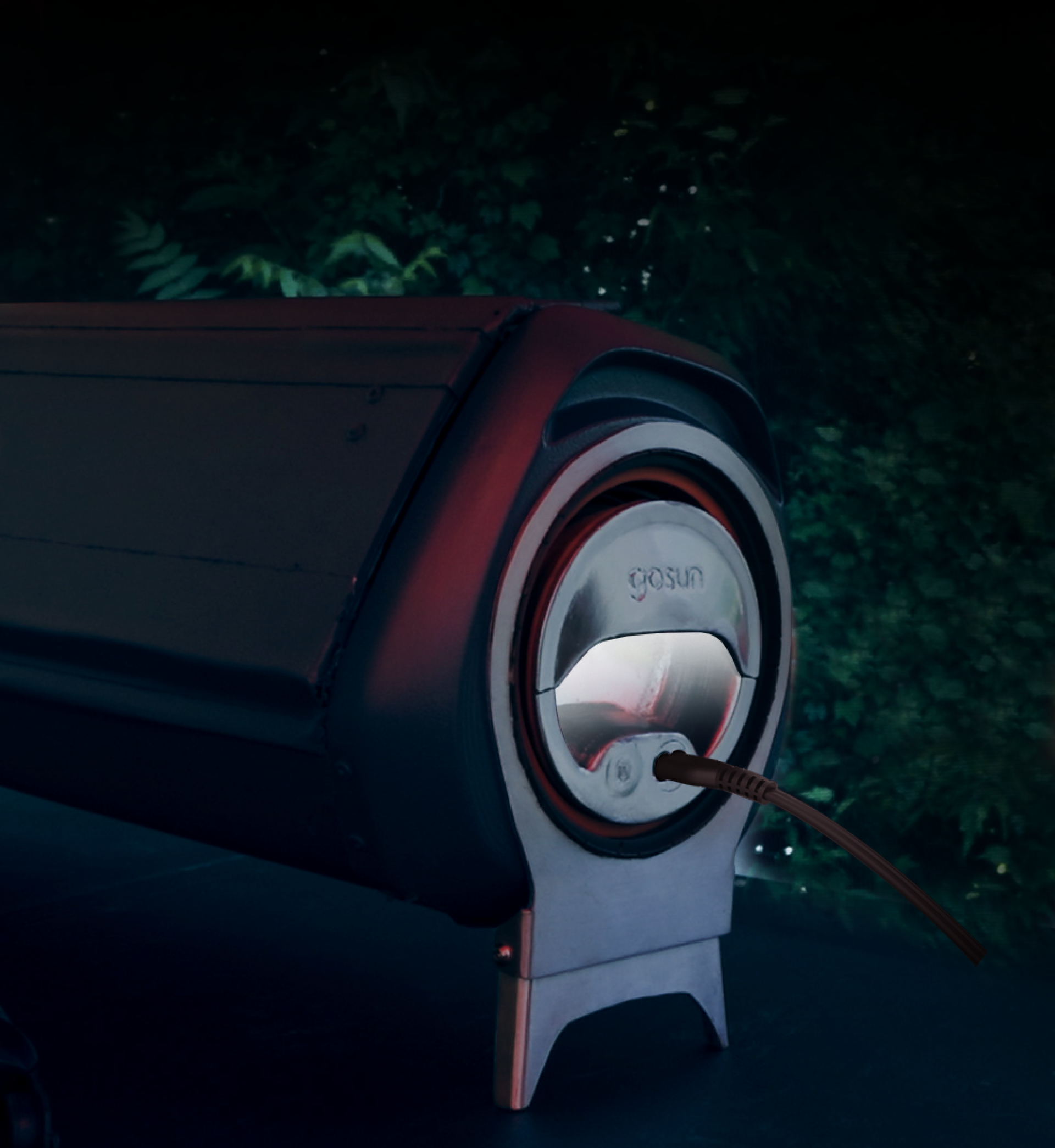 GoSun's hybrid solar/electric oven cooks day and night