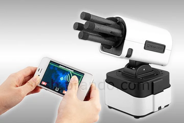 The iLaunch Thunder is controlled by your iPhone, iPad, or iPod touch
