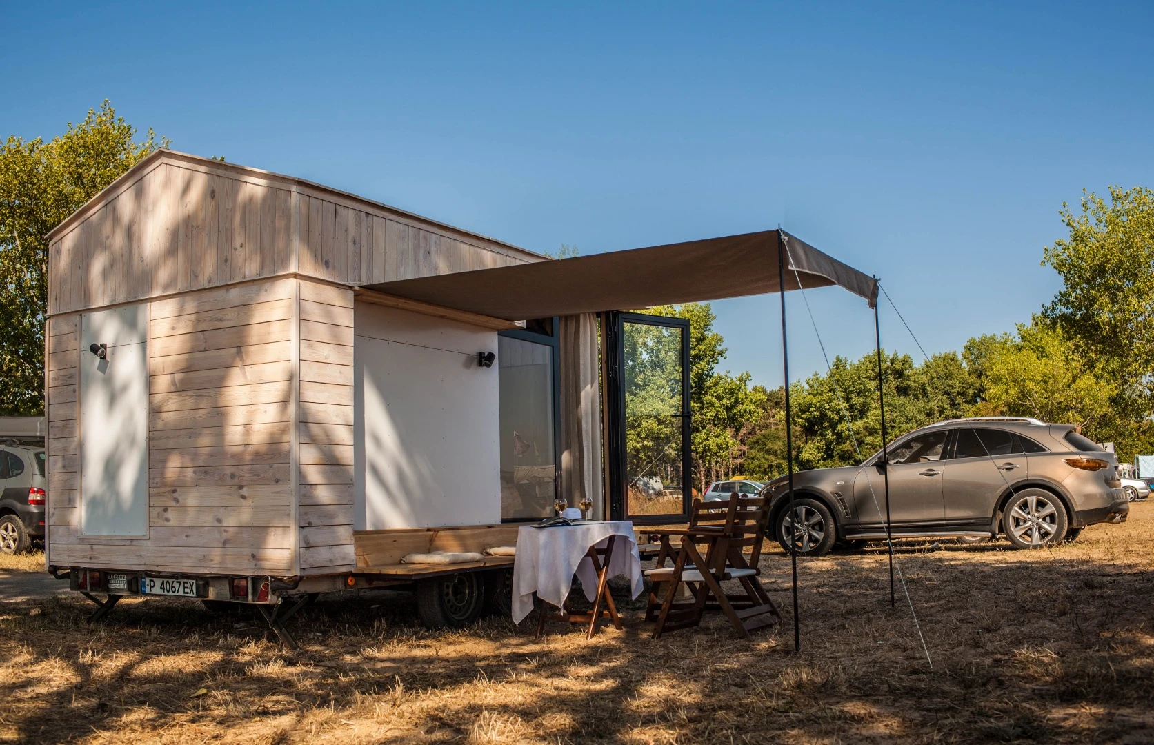 Koleliba is built entirely from timber, with rockwool insulation and Bulgarian pine cladding