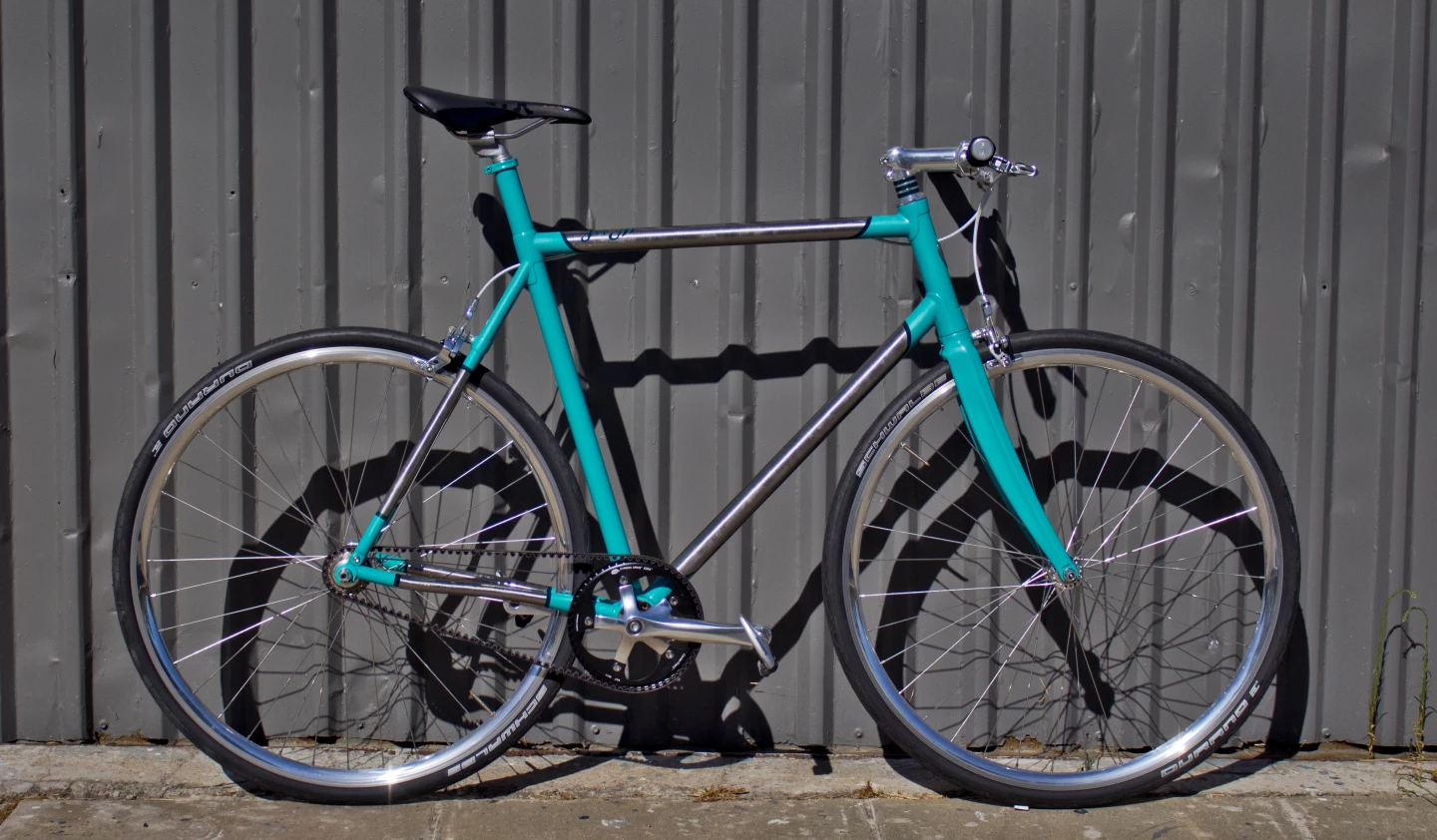 Flying Machine's F-One 3D-printed titanium bicycle