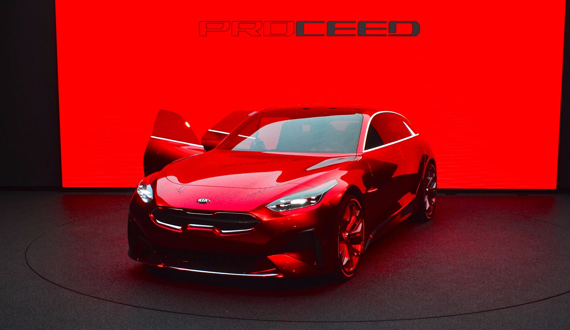 Kia experiments with a new type of Proceed at the 2017 Frankfurt Motor Show
