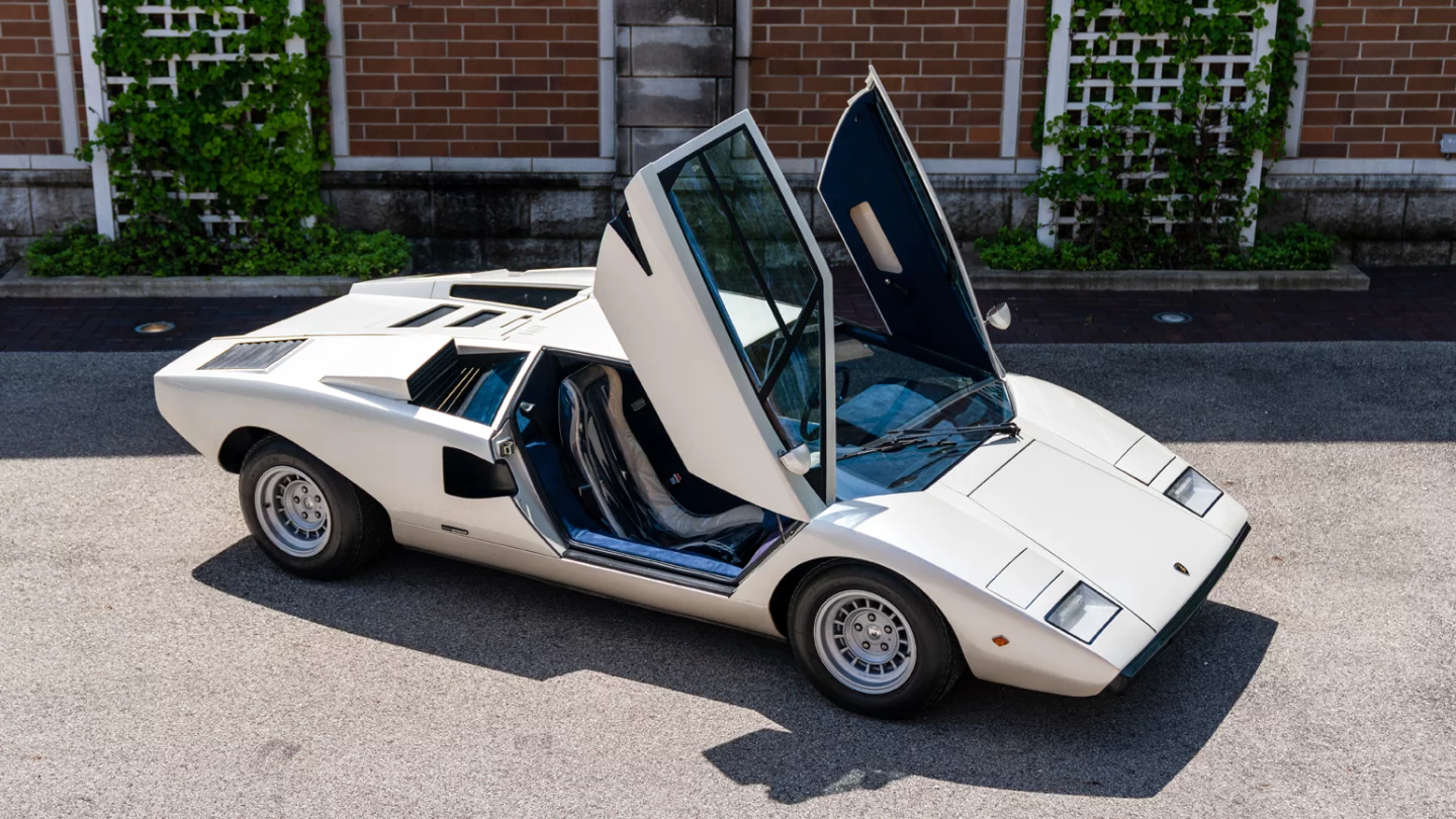 2018 Monterey Car Week Auction Report | 1976 Lamborghini Countach LP400 Periscopica | Sold For $979,000 | Estimate: from $1,100,000 to $1,500,000 | Auction: Gooding & Co | Lot 116 | Official Description