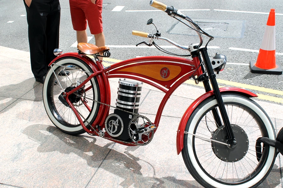 A B4 Bikes e-cruizer available for test-drive at the London Motorexpo (Photo: Stu Robarts/Gizmag)