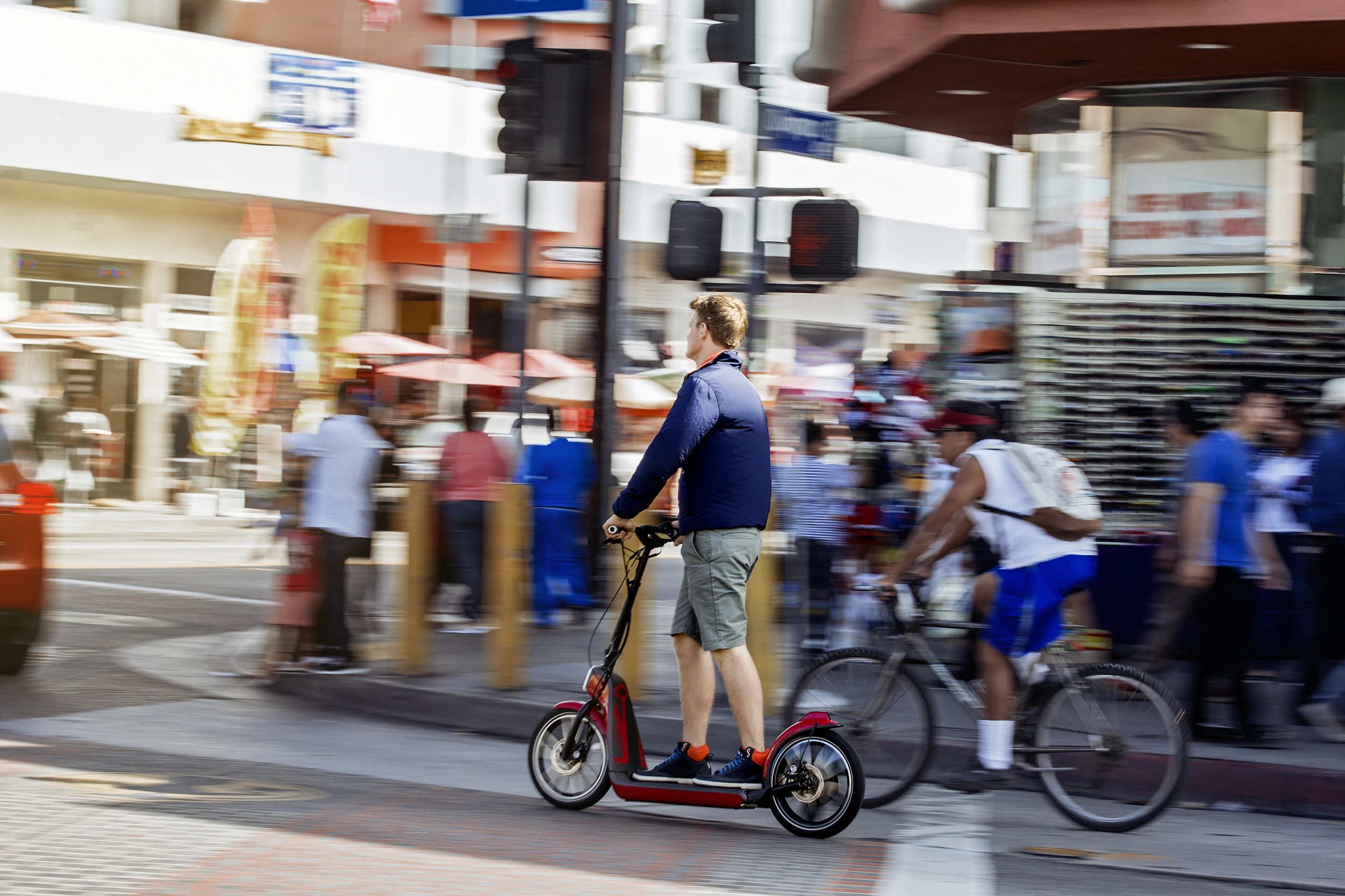Aimed at providing a last-mile transport option, the Mini CitySurfer weighs 18 kg (40 lb)