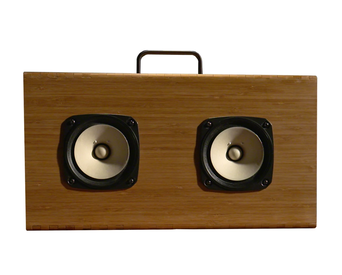 The Helium Stereo has eight Maxwell BCAP0350 supercapacitors, and two 4-inch Fostex FE126E full-range drivers
