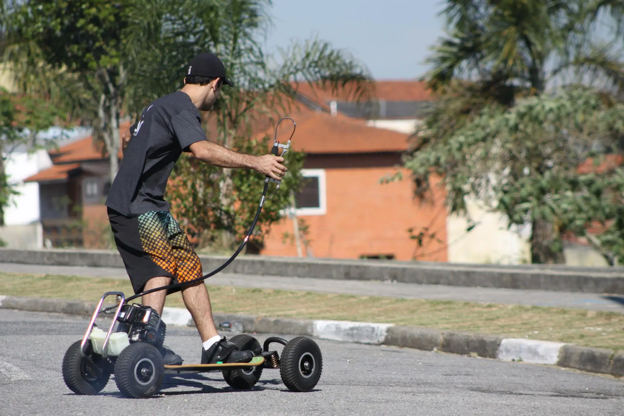 The Carve Motor travels up to 21.7 miles (35 km) on a full tank
