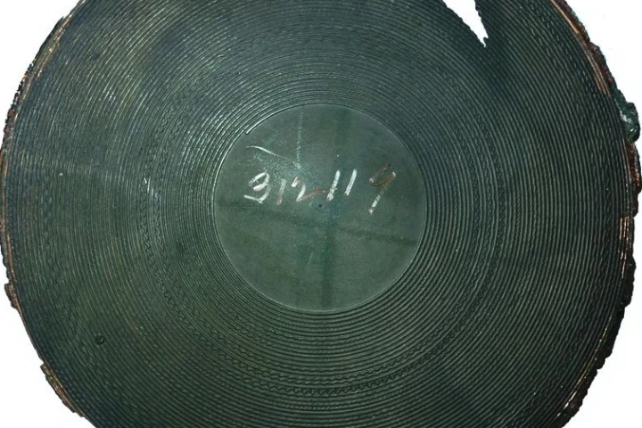 Copper negative of an October 1881 phonograph (Photo: Patrick Feaster/National Museum of American History)