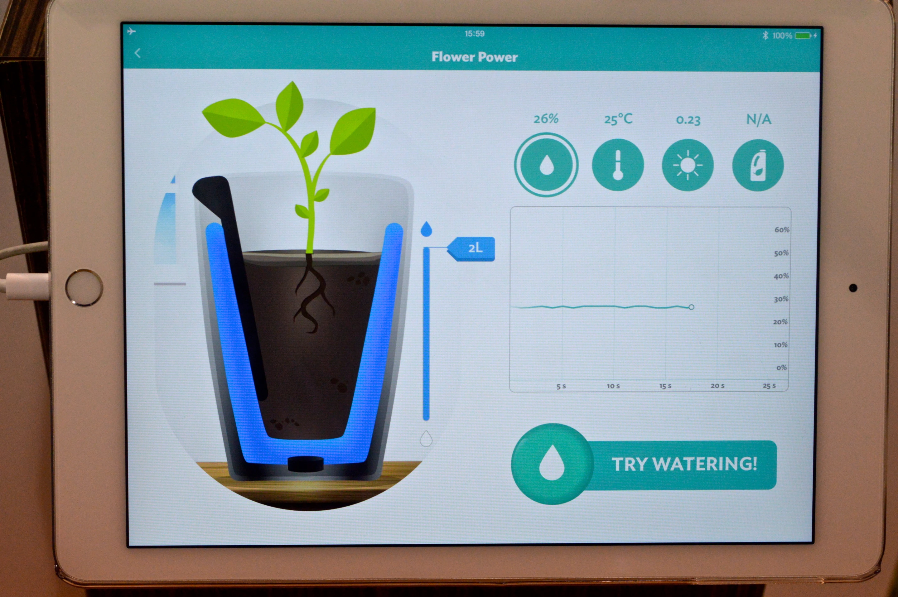 The iOS/Android app that accompanies the Parrot Pot offers information and advice (Photo: C.C. Weiss/Gizmag)