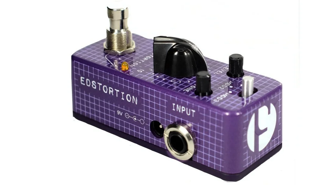The Eddie Kramer Series Edstortion F-Pedal offers three different types of distortion, selected by a mini-switch up top