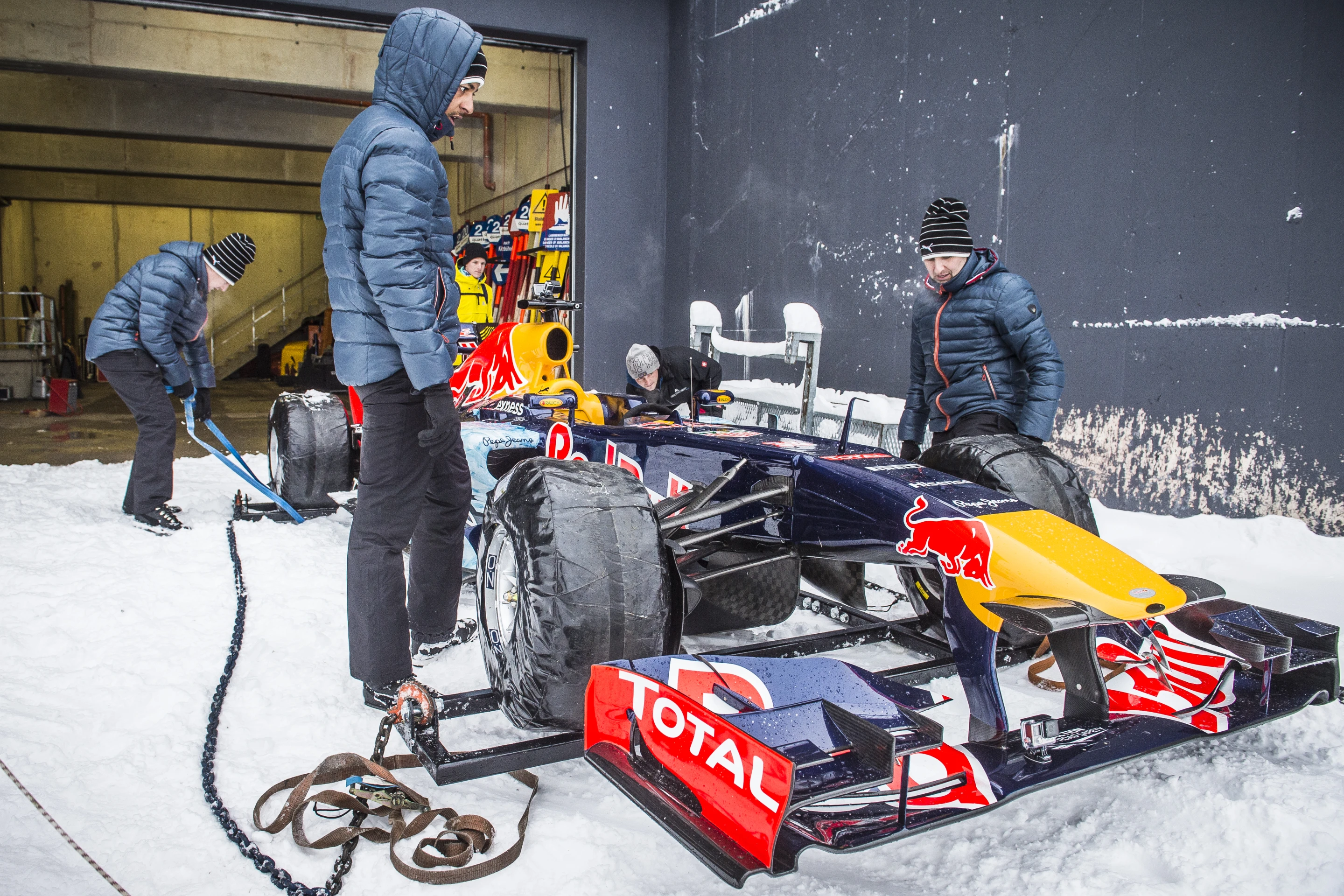 Preparing the race car
