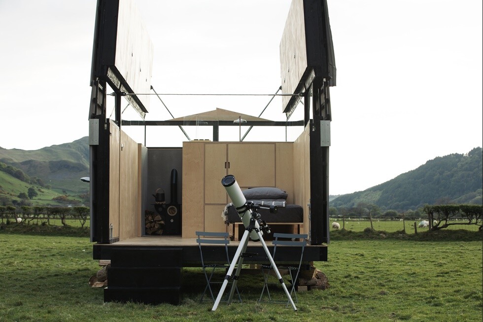 WG+P architects, in collaboration with Webb Yates Engineers, created the innovative SkyHut with retractable roof