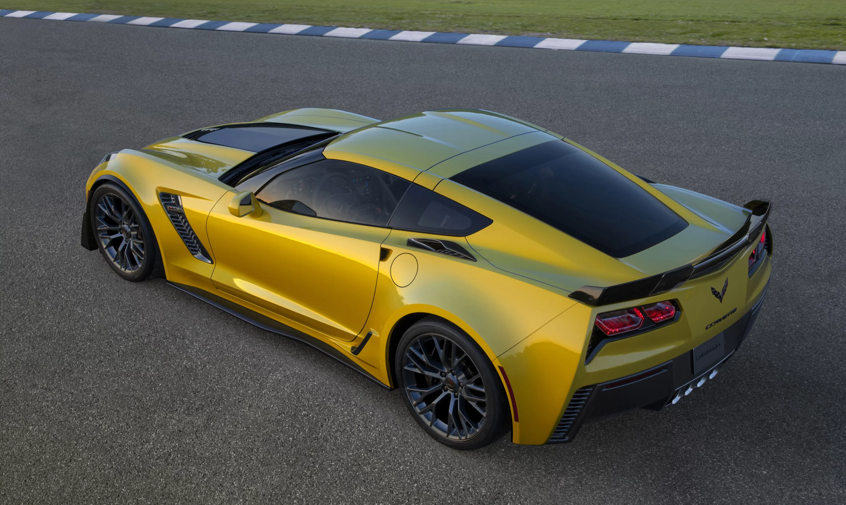 The new aluminum cylinder heads and forged aluminum pistons were incorporated to better dissipate heat and handle pressures in the cylinder chambers with 10:1 compression ratios and increased supercharged inputs