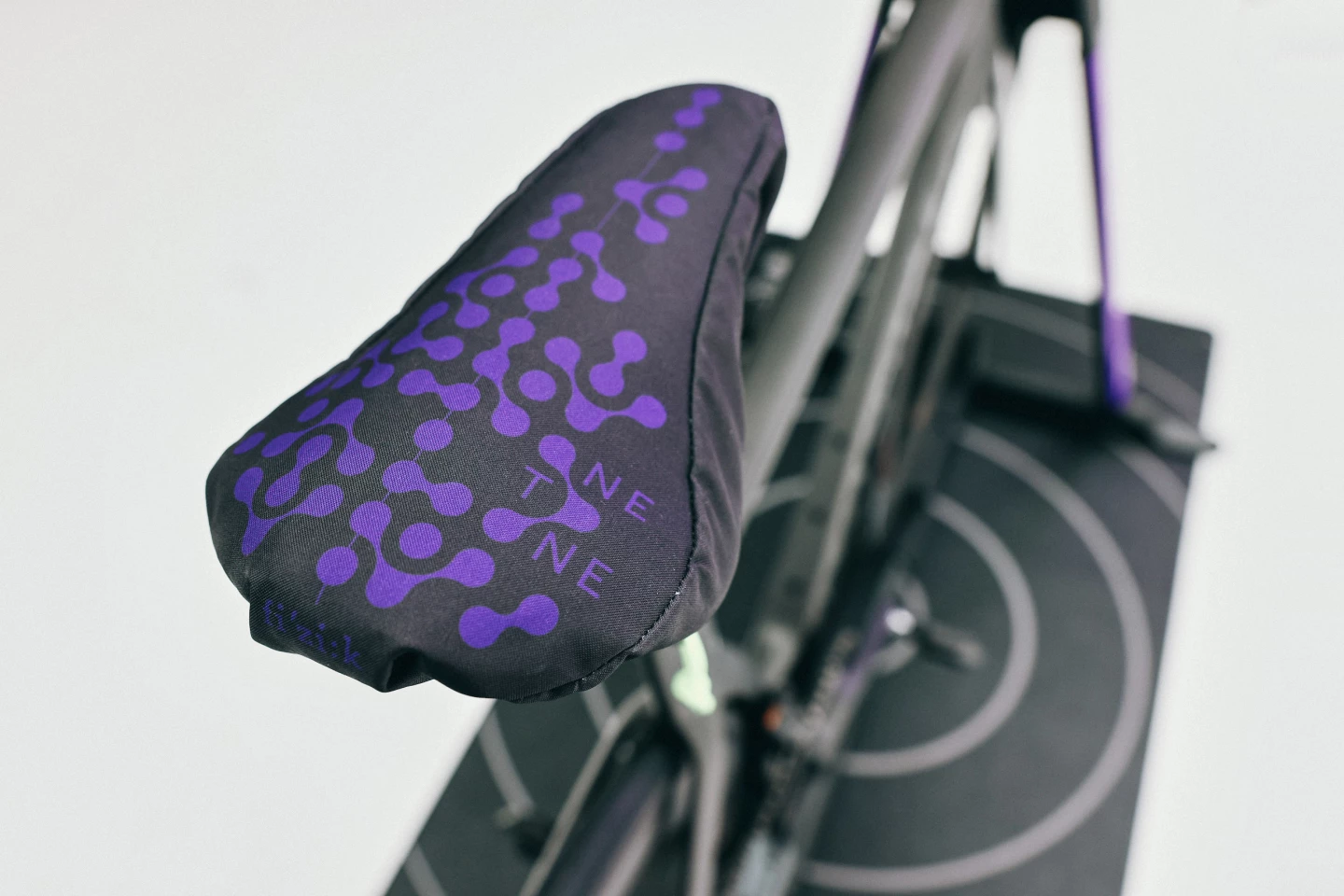 The One-to-One pressure-sensing saddle cover