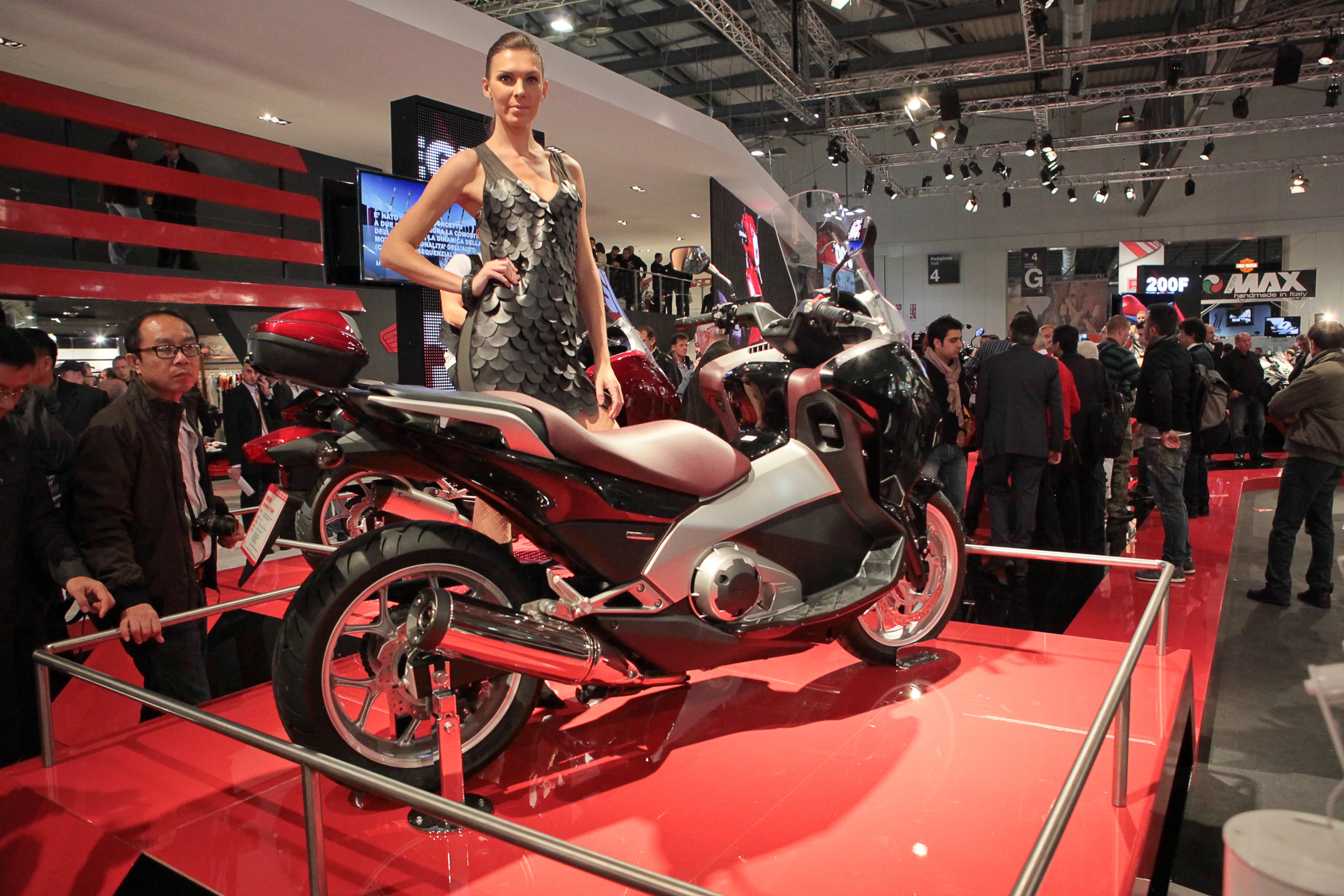 Honda's new Integra scooter/motorcycle