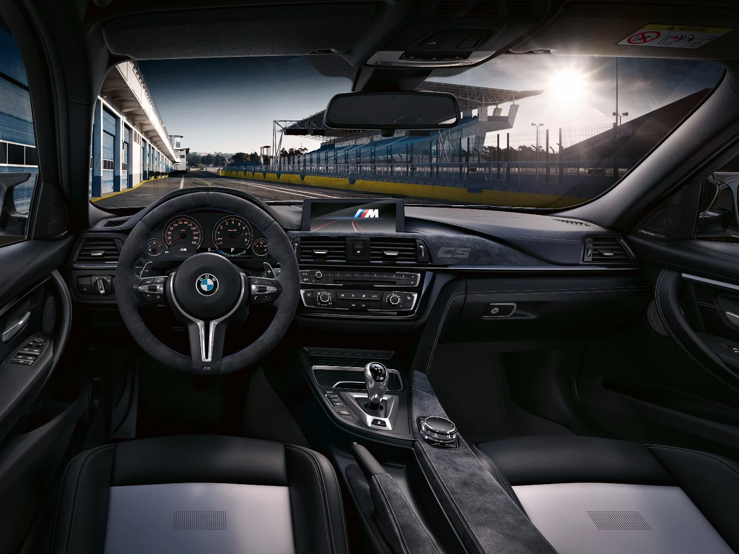The top-shelf ambience is complemented with high-quality ancillaries: the climate control is automatic, the sound system is by Harman Kardon and the navigation system is BMW Navigation Professional