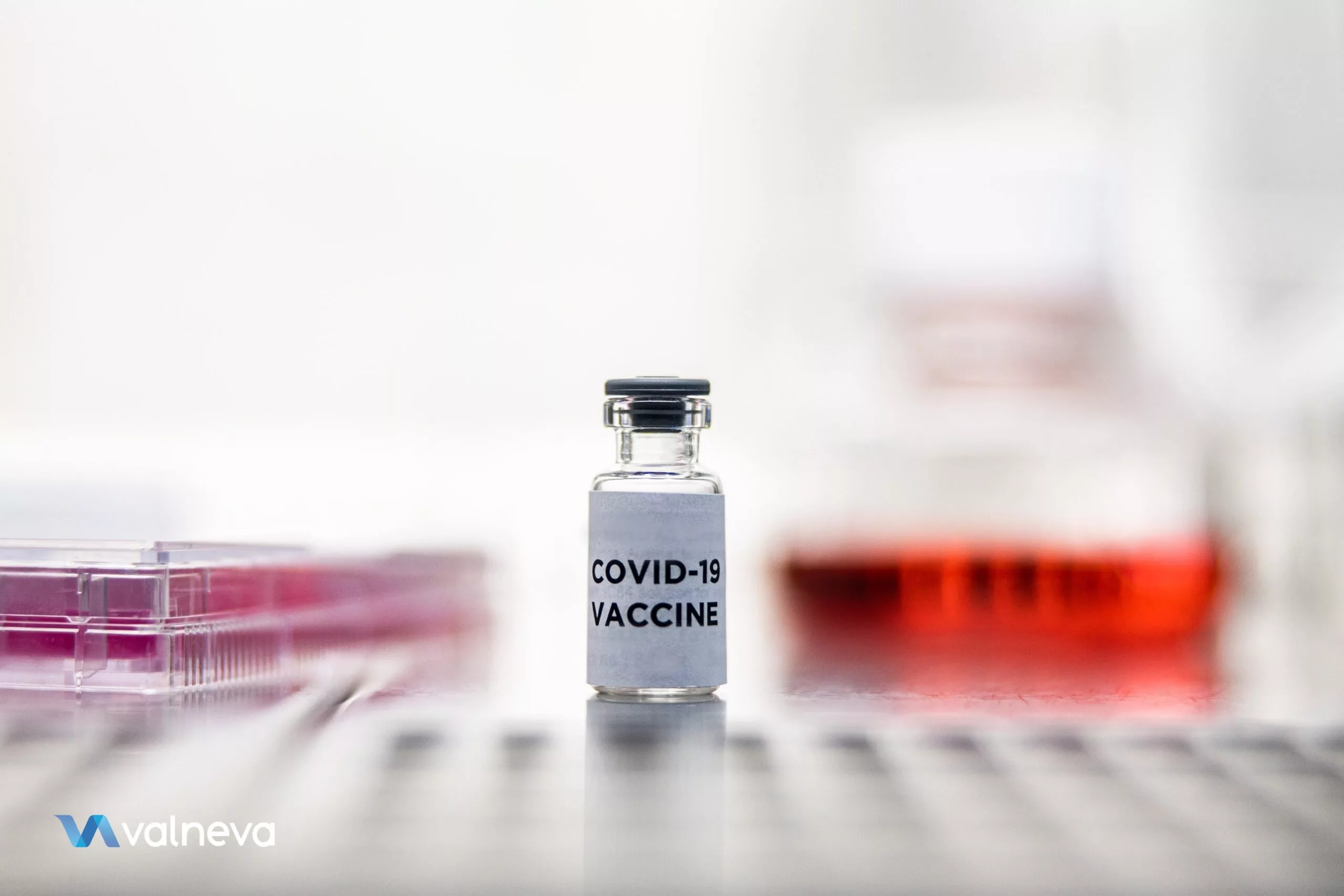 A new vaccine contains whole SARS-CoV-2 viral particles that have been chemically inactivated