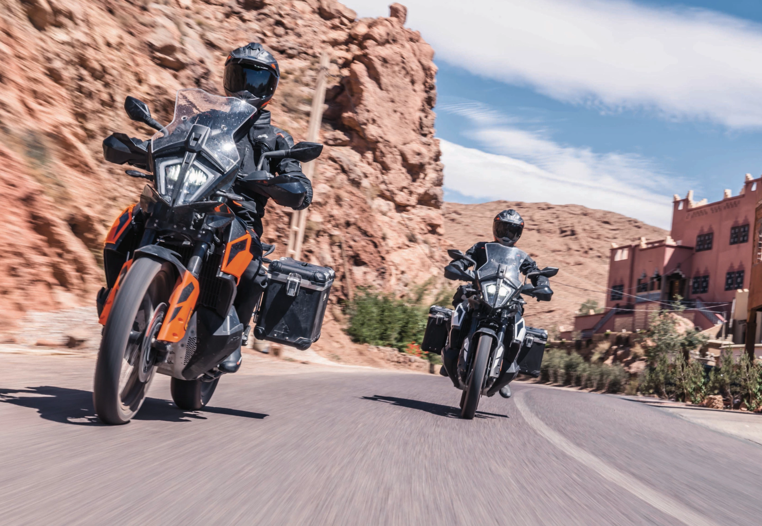 KTM 790 Adventure and 790 Adventure R: long range touring on any roads or no roads