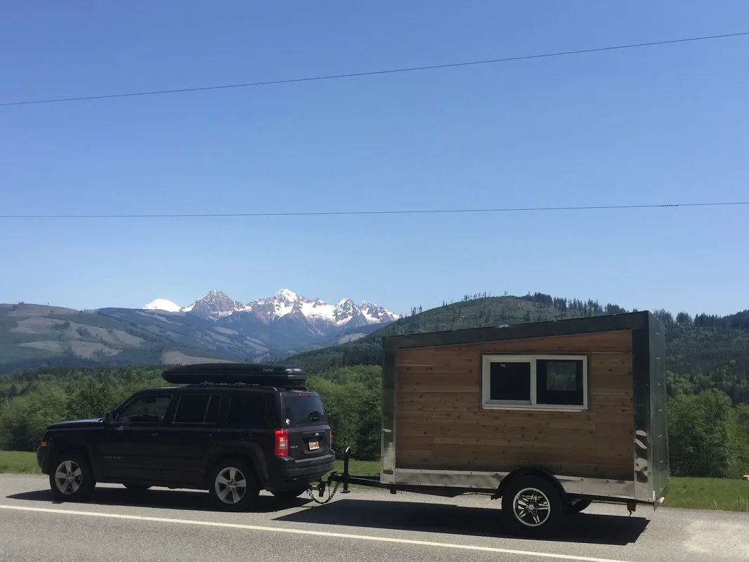 The Drifter trailer measures 8 x 5 ft (2.4 x 1.5 m) and weighs 1,420 lb (644 kg)