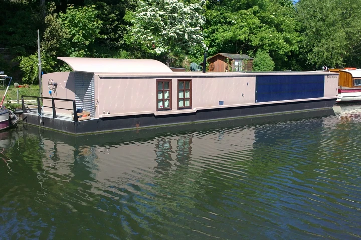 The Bauhaus Barge has 25 square meters of PV panels on its side and top which are said to provide enough free energy to power its motor, lighting and modern appliances