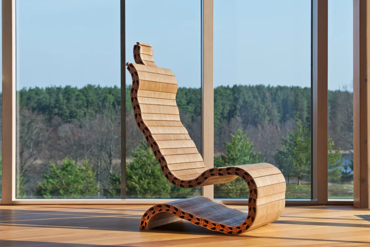 Spyndi uses individual wooden elements to form furniture