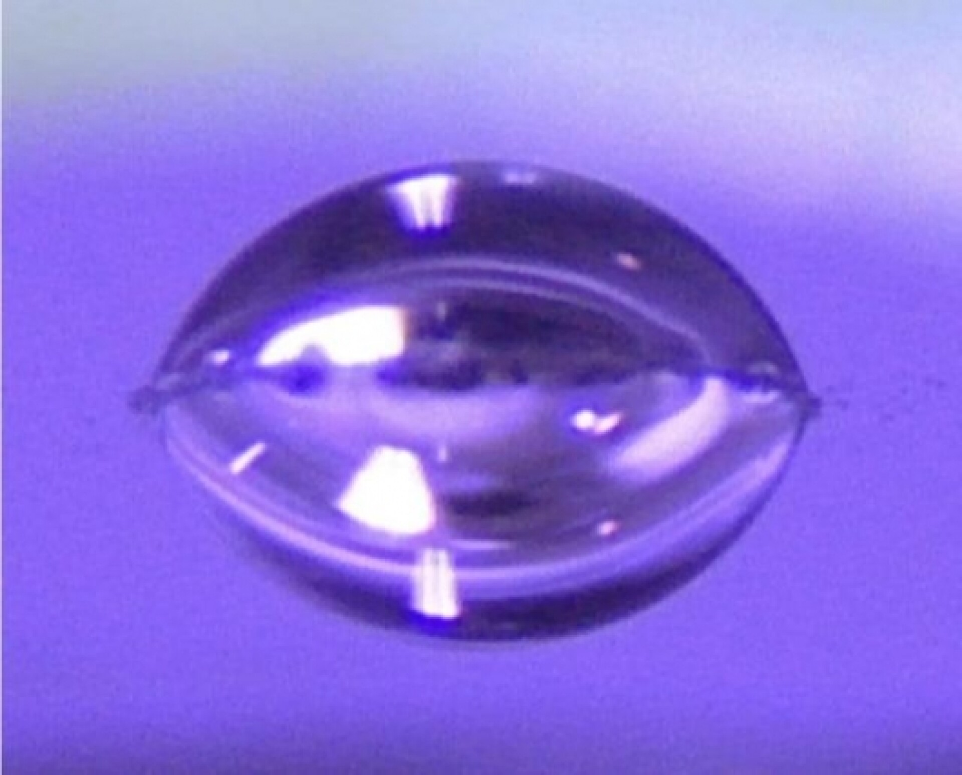 Liquid lens mimics the human eye