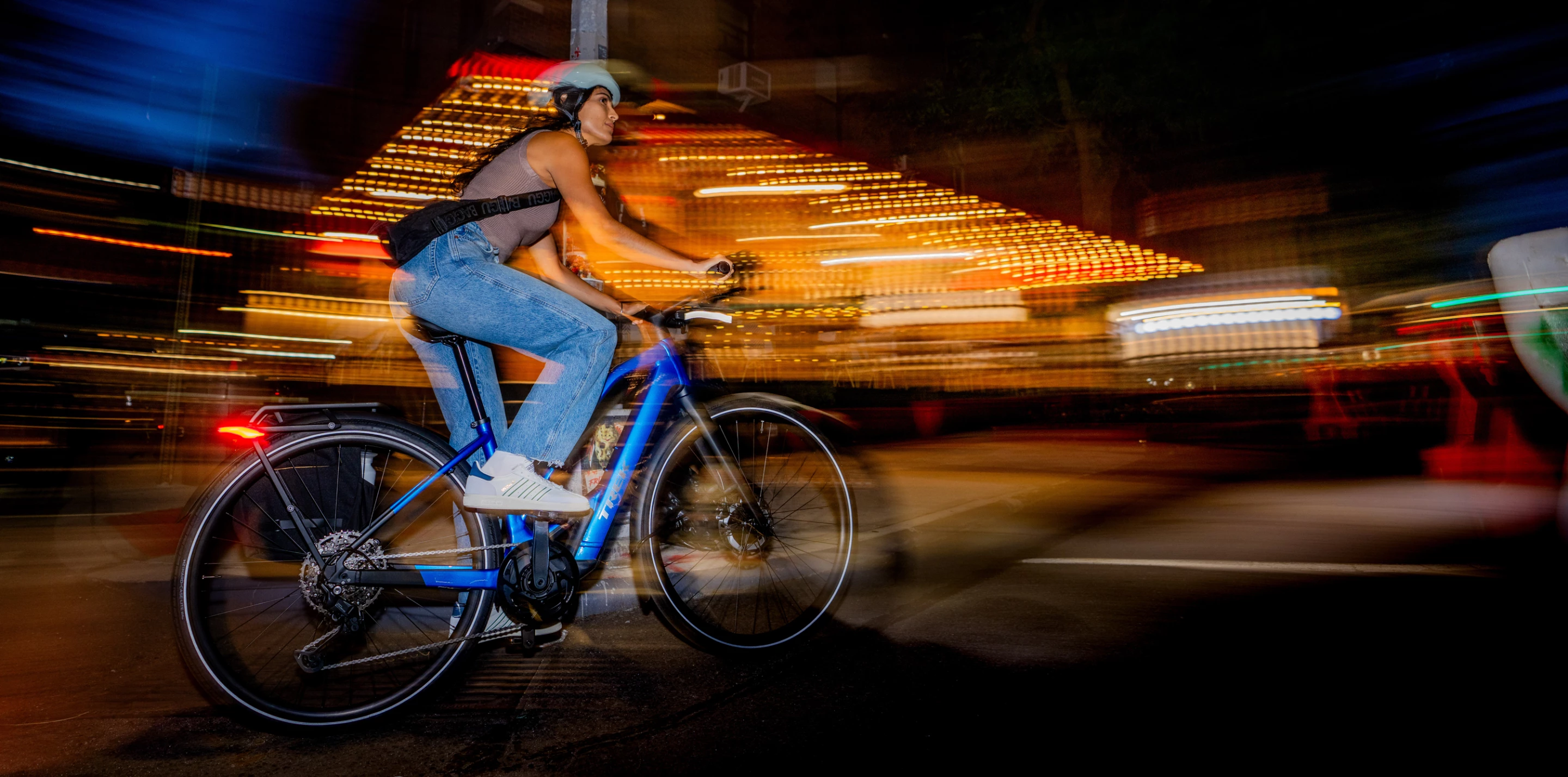 The FX+ 7 comes with integrated lighting front and back