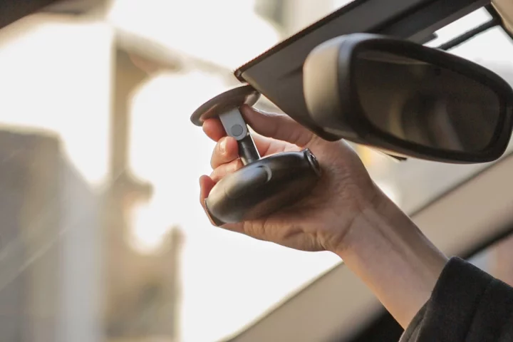 The Vero 360 dashcam detects drowsy drivers by monitoring their faces