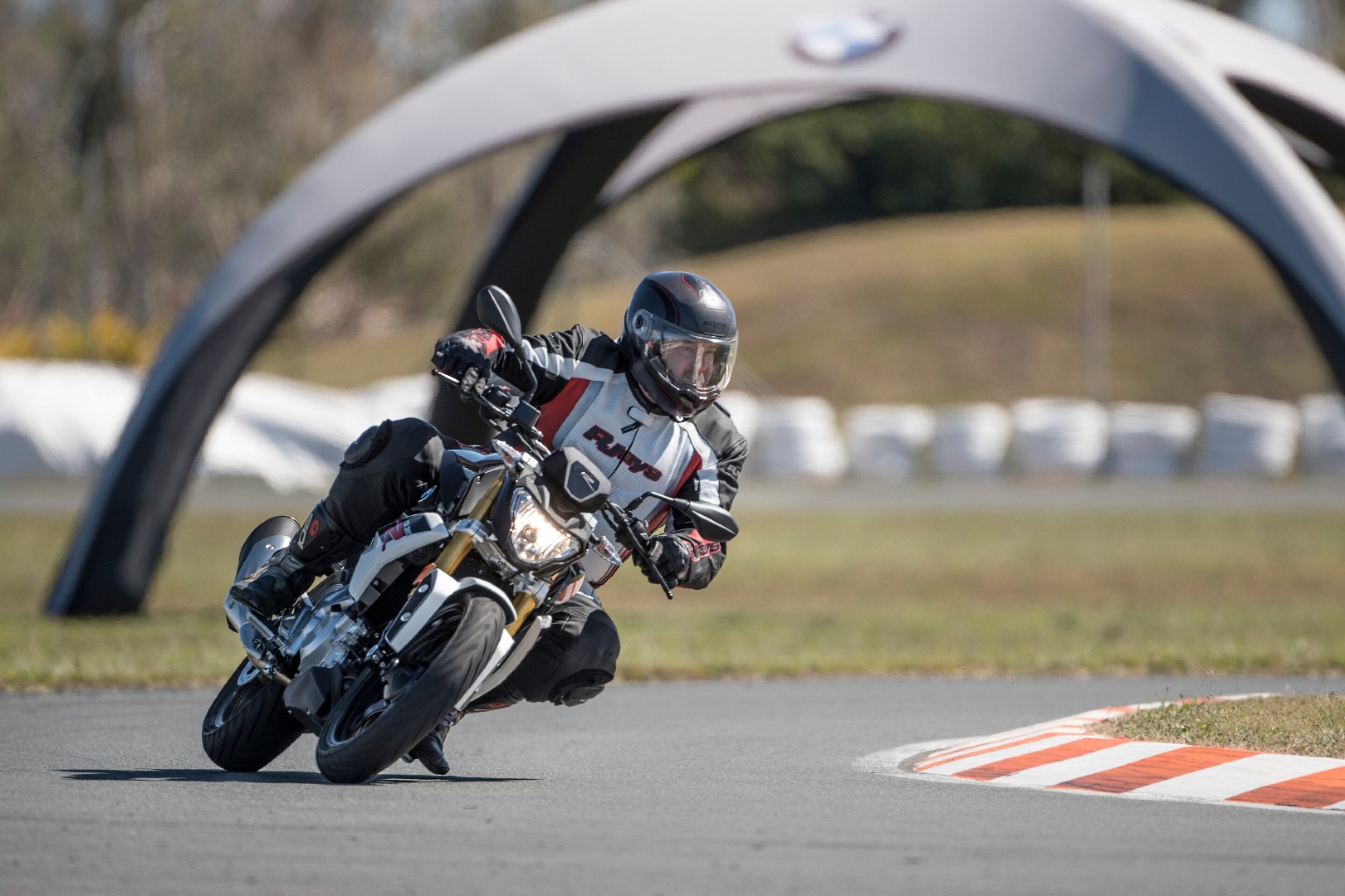 BMW G310R review: Beginner bikers can now buy Bavarian