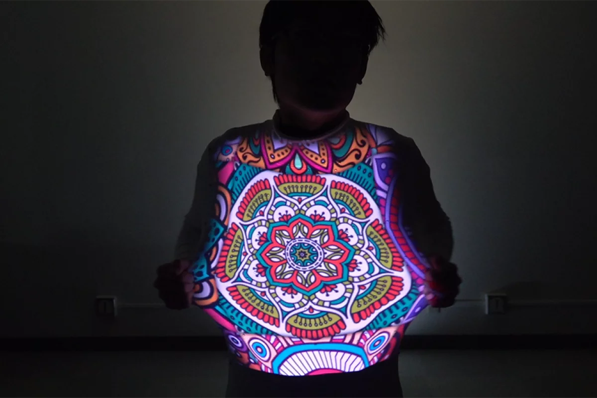 This new projection mapping system can track movements and give the impression of an object reflecting light