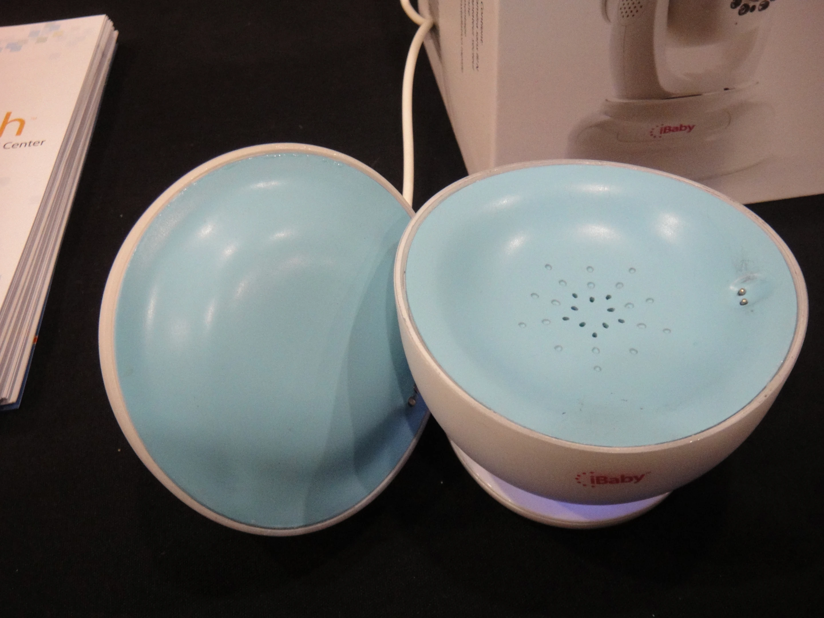 Users just place the top half of the egg-shaped device on Mom’s tummy, and within seconds they should be able to hear Junior’s heartbeat on their smartphone or tablet via a free app