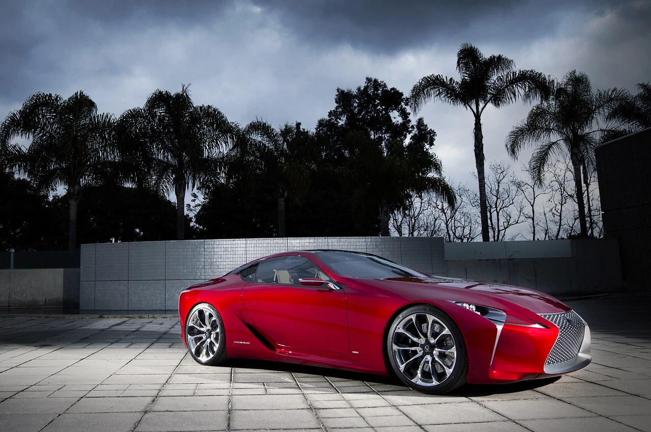 The LF-LC Hybrid Sports Concept