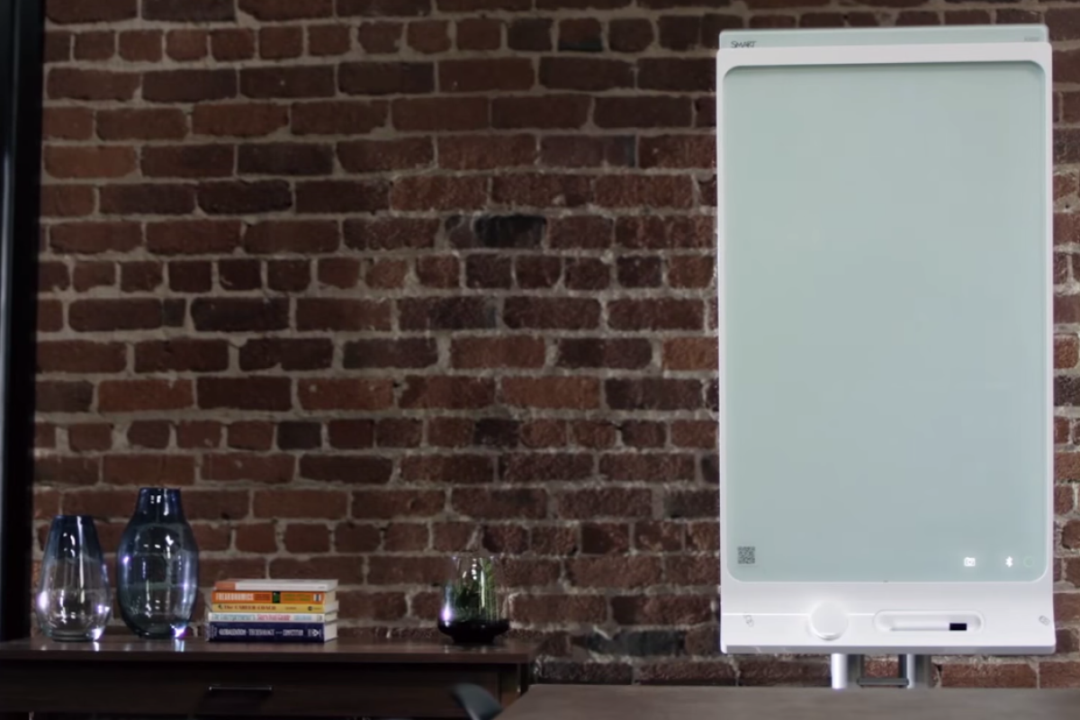 Smart Kapp whiteboard shares content in real time
