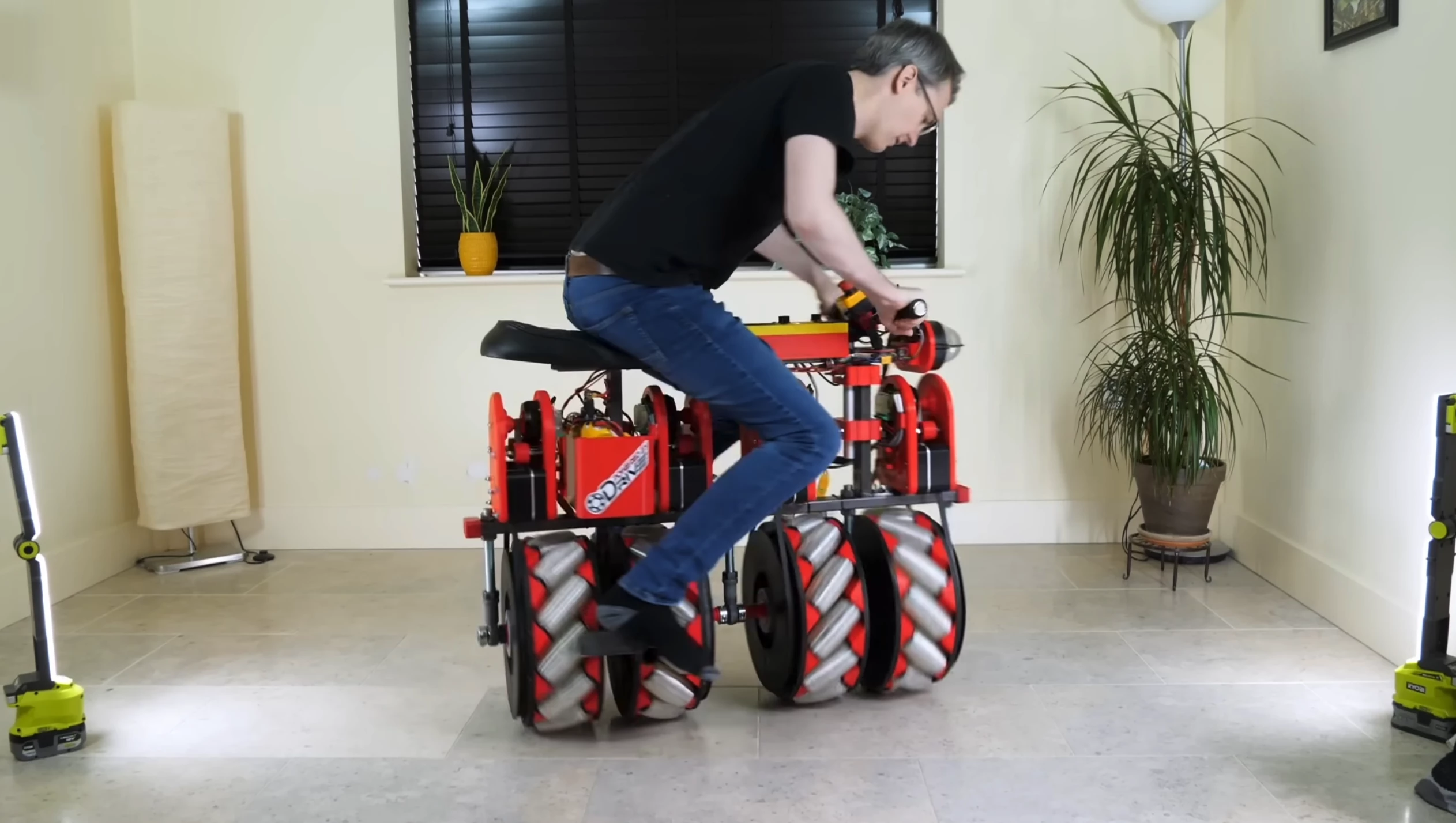 Forward, backward, sideways, spinning, diagonal... Anything's possible with this arrangement