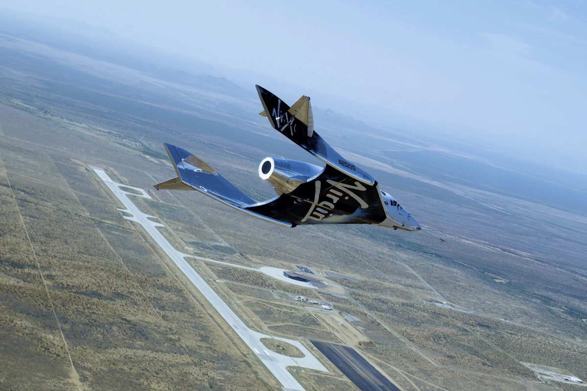 Virgin Galactic's spaceplane glides over New Mexico