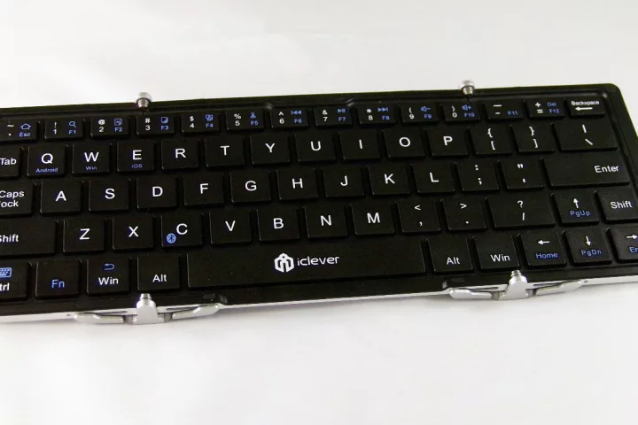 The iClever IC-BK 03 keyboard is intended for typing on the go