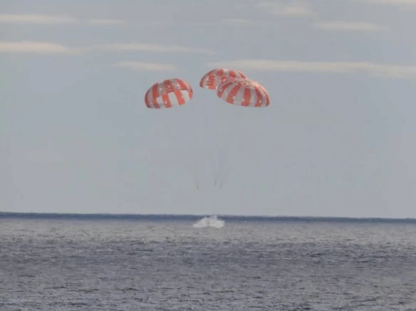 Artemis 1 splashing down in the Pacific